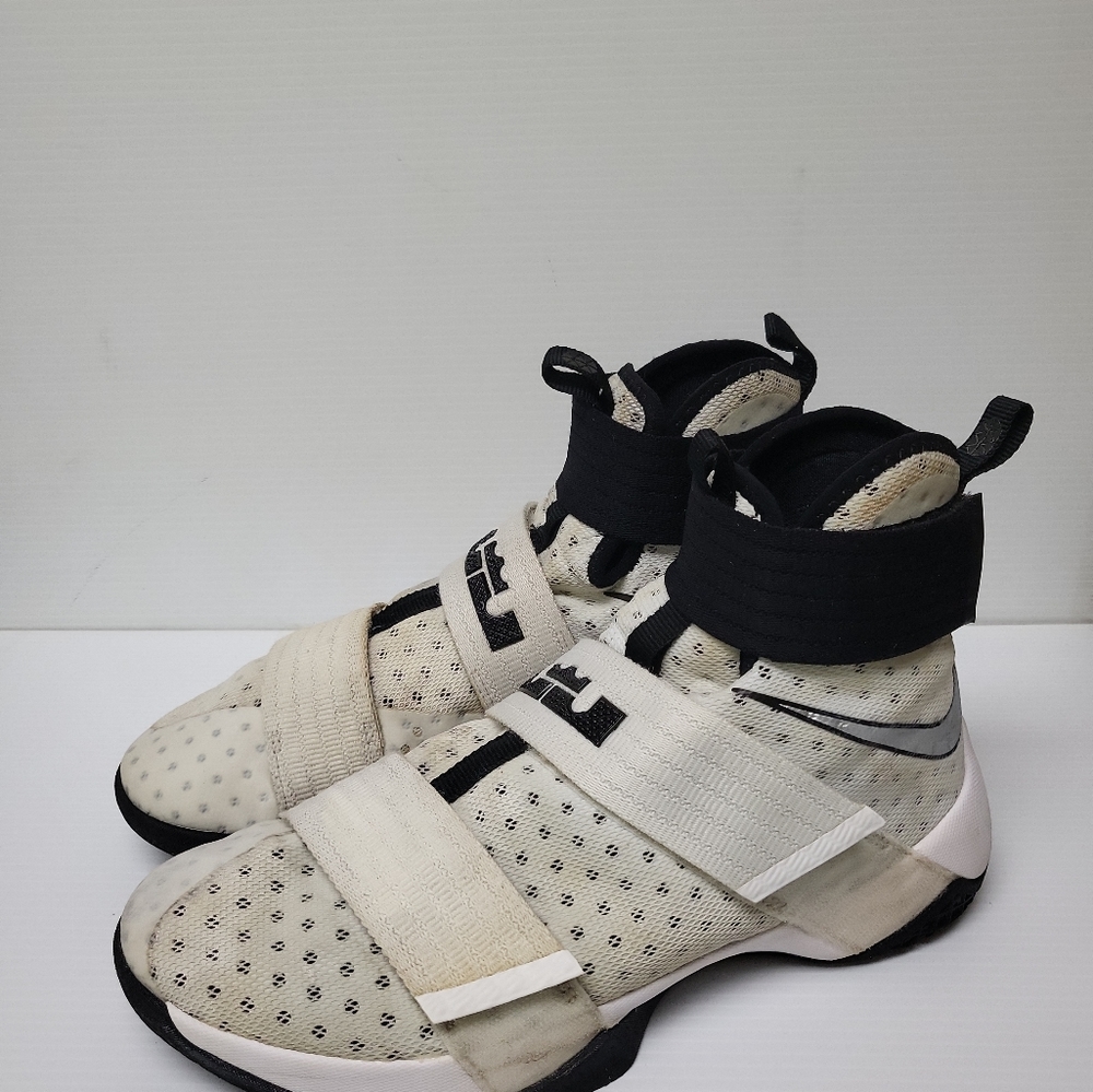 Lebron Soldier 10 size 9.5
